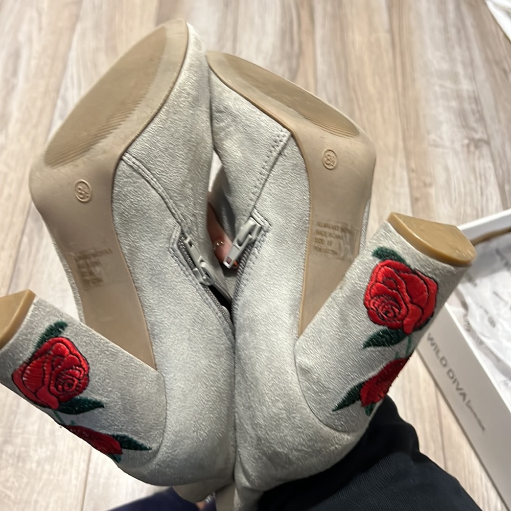 Wild Diva Ankle Boots Red and Gray with Floral Embroidery - Picture 5 of 5